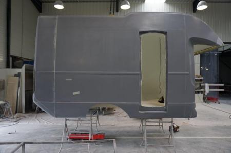 La cellule monobloc est fabriquée